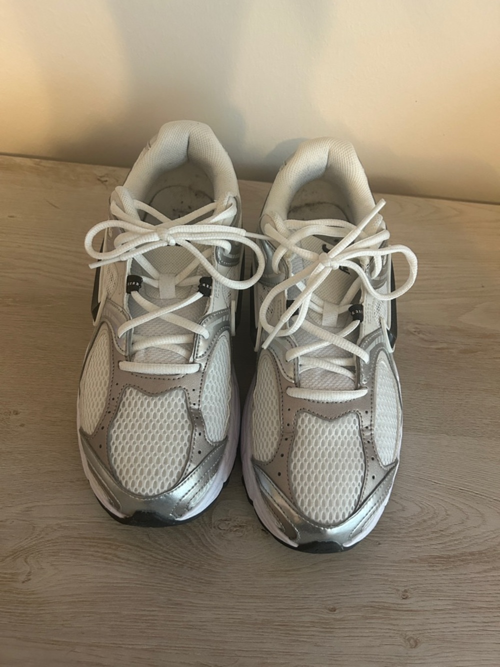 Men’s Nike White and Silver Men’s Running Sneakers